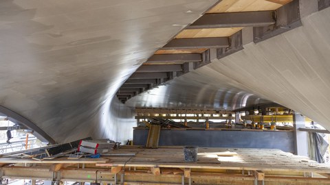 Blick in eine Baustelle, hier das Innere des Carbonbeton-Gebäudes CUBE