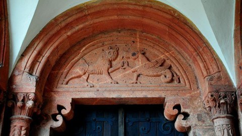 Romanisches Portal der Stiftskirche in Wechselburg 