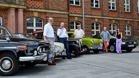 Oldtimer vor der TU Dresden