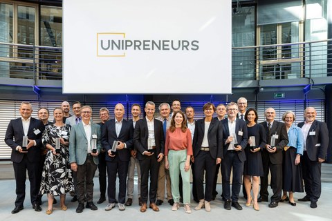 Die UNIPRENURS Preisträger 2023 bei der Preisverleihung in Berlin.