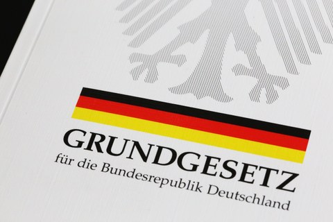 Foto des Buchtitels vom Grundgesetz der Bundesrepublik Deutschland.