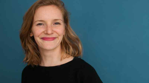 Porträtfoto von Dr. Annika Konrad.