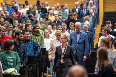 TUD-Rektorin Ursula M. Staudinger beim Einzug zur Feierlichen Immatrikulation