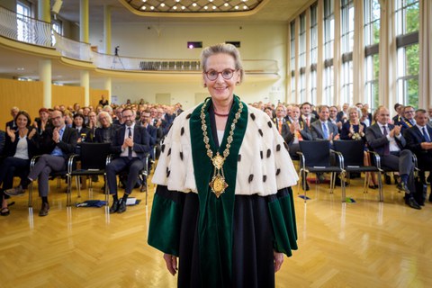 TUD Rector Prof. Ursula M. Staudinger during the investiture ceremony wearing her gown and chain of office.