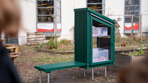 Der Fairteiler an der SLUB-Zweigbibliothek der Erziehungswissenschaften