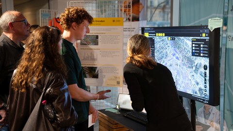 Eröffnung der COSMO-Ausstellung „Zusammen.Denken.“