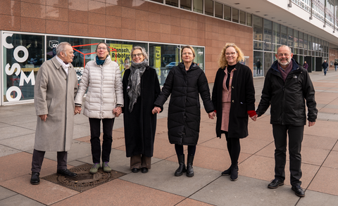 Gruppenfoto von Günter Starke, Iduna Böhning, TUD-Rektorin Prof. Ursula M. Staudinger, Bürgermeisterin Annekatrin Klepsch, Frauke Roth und Albrecht Nollau.
