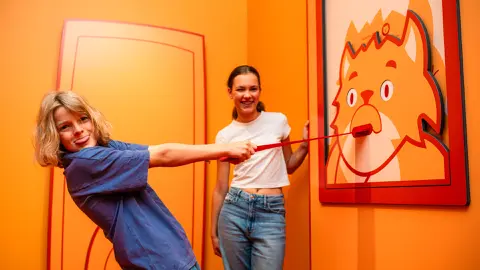 20.000 Besucherinnen und Besucher erlebten Quantenabenteuer im ersten Escape Room zur Quantenphysik für Kinder und Jugendliche in Deutschland. 