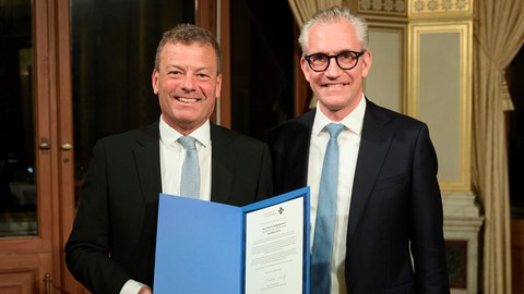 Prof. Wolfgang Lehner (l.) neben Prof. Martin Wolf, Präsident der GI. 