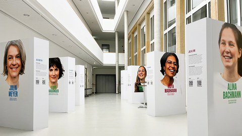 Am 10. März findet die Finissage der Ausstellung RETHINKING PHYSICS im Leibniz-Institut für Festkörper- und Werkstoffforschung (IFW) Dresden statt.