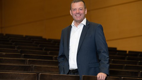 Portraitfoto Prof. Wolfgang Lehner