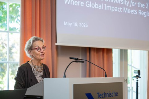 TUD-Rektorin Ursula M. Staudinger an der transCampus-Konferenz.