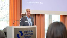Prof. Stamm, Dean des transCampus