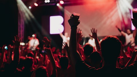 Party und Netzwerken beim 3B-Festival. 