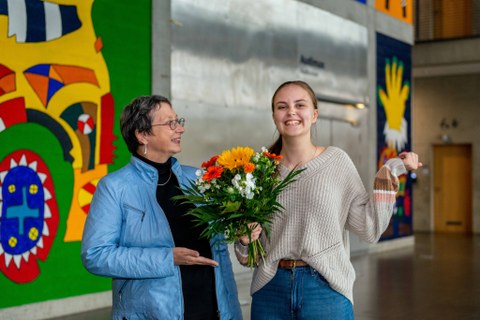 Katarina Stein gratuliert Mavie Steguweit