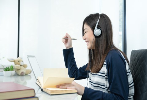 Studentin am Computer