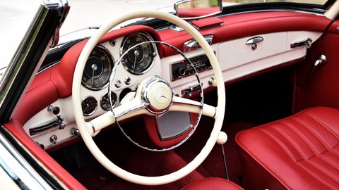  Innenraum eines Mercedes Benz 190 SL, Baujahr 1956, 