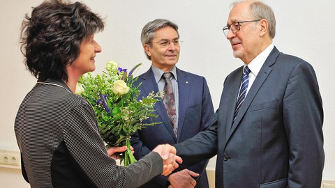 Prof. Werner Hufenbach mit Staatsministerin Dr. Eva-Maria Stange und TUD-Rektor Prof. Hans Müller-Steinhagen. 