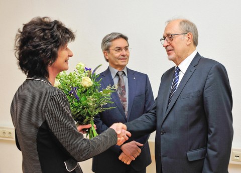 Prof. Werner Hufenbach mit Staatsministerin Dr. Eva-Maria Stange und TUD-Rektor Prof. Hans Müller-Steinhagen. 
