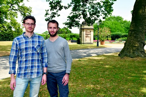 With a love of gaming and some entrepreneurial spirit, Kai Krannich (left) and Martin Gäumann (right) founded the online platform flinkest.com