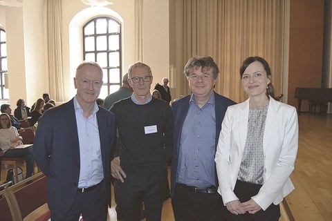 Prof. Jürgen Hoyer (TU Dresden), Dr. Christoph Kröger (IFT-Gesundheitsförderung München), Prof. Volker Köllner (Reha-Zentrum Seehof Teltow und Charité Berlin) und Dr. Susann Schmiedgen (UKD, v.l.n.r.) sprachen über neue Erkenntnisse der Stressforschung.