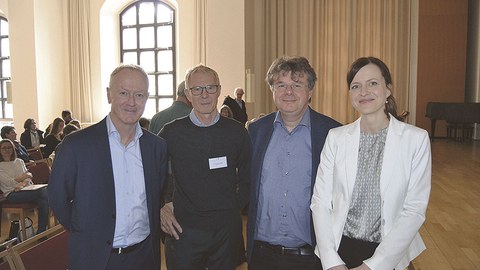 Prof. Jürgen Hoyer (TU Dresden), Dr. Christoph Kröger (IFT-Gesundheitsförderung München), Prof. Volker Köllner (Reha-Zentrum Seehof Teltow und Charité Berlin) und Dr. Susann Schmiedgen (UKD, v.l.n.r.) sprachen über neue Erkenntnisse der Stressforschung.