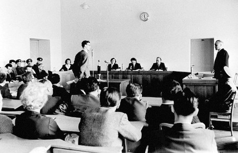 Vernehmung eines angeklagten Studenten im Dresdner Schauprozess (13.-15. April 1959).