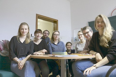 Dieses Projektteam der TU Dresden unterstützt an zwei Vormittagen in der Woche Kinder in der 139. Grundschule Dresden-Gorbitz.