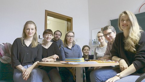 Dieses Projektteam der TU Dresden unterstützt an zwei Vormittagen in der Woche Kinder in der 139. Grundschule Dresden-Gorbitz.
