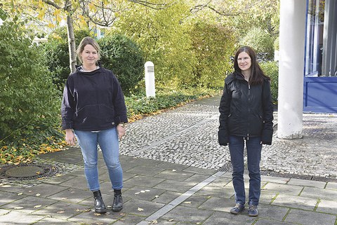 Projektleiterin Dr. Anja Zscheppang (l.) vom Forschungsverbund Puplic Healthund Marit Gronwald vom Dresdner Gesundheitsamt