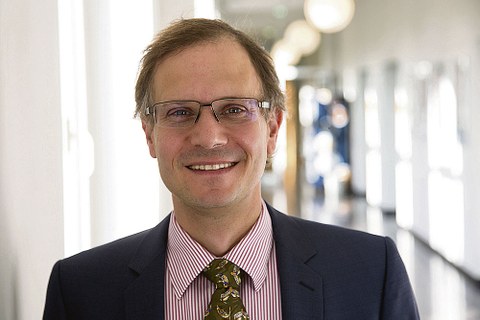 Porträt Prof. Jochen Schmitt.  