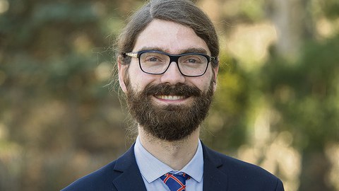 Porträt von Juniorprofessor Dr. Mario Baumann.