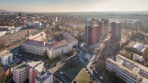 Luftaufnahme von Dresden mit Blick auf den Weberplatz und Studentenwohnheime