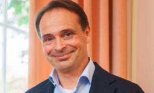 Porträtfoto Prof. Jochen Geck