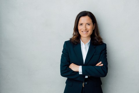 Dr. Julia Duwe
