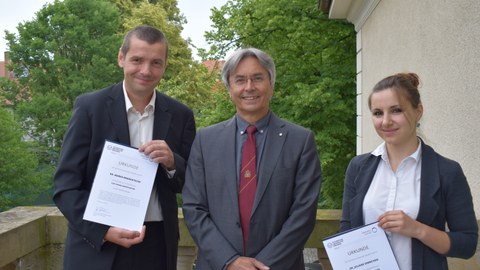 Urkundenübergabe Prof. Müller Steinhagen mit Dr. Simmchen und Dr. Brankatschk