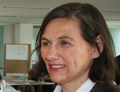 Porträt Prof. Esther Hagenlocher