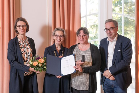 Dr. Anja Blüher