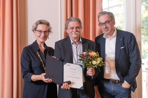 Prof. Dr. Frank Almai