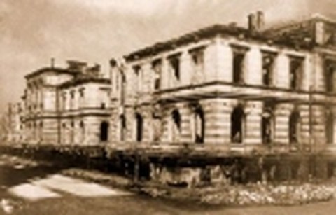 Zerstörtes Rektoratsgebäude der TH Dresden