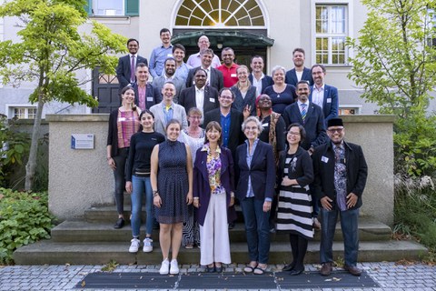 Gruppenfoto der Alumni zur Homecoming Week