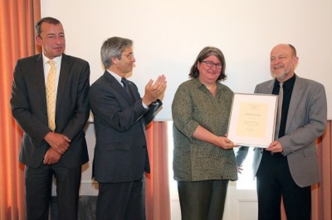 Urkunde zum erfolgreichen Abschluss der Systemakkreditierung (Foto: D. Gerlach)