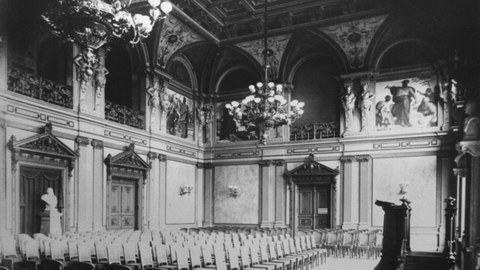 Blick in die Aula der Alten Technischen Hochschule am Bismarckplatz