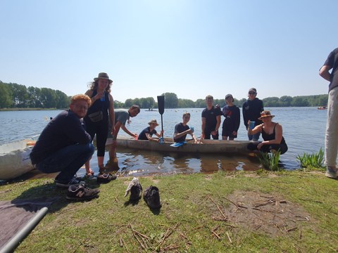 Team des Betonboots der TU Dresden im Wettkampf