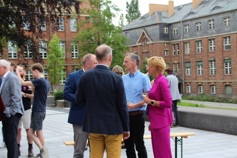Sommerfest Gespräch