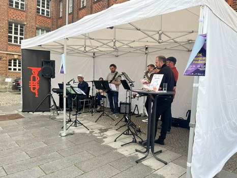 Big Band Therapy in Aktion