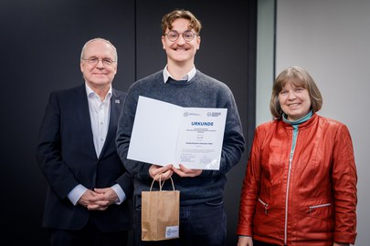 Louis Thill erhält den Studentischen Lehrpreis 2024 