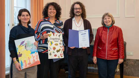 Professorin Melanie Humann, Gudrun Deppe und Simon Korn