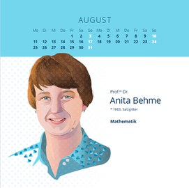 Illustration von Prof.in Dr. Anita Behme mit Kalender für August 2025. Sie wurde 1983 in Salzgitter geboren und ist Professorin für Mathematik. Die Illustration zeigt sie mit kurzem Haar und Hemd.