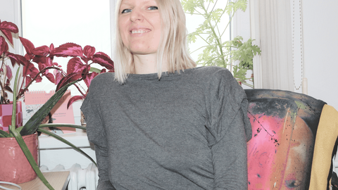 Ein Portraitfoto von Zoe Rühle.